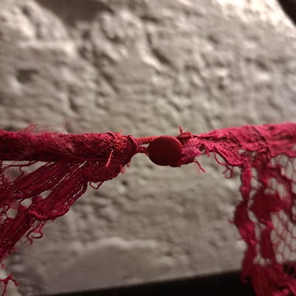 Beautiful red lace dress - Picture 5 of 5